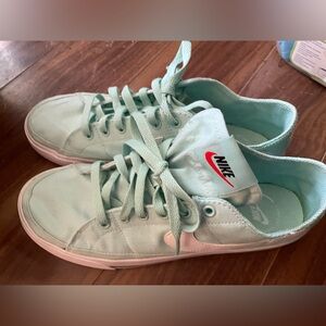 Nike court sneakers size 9.5w.
